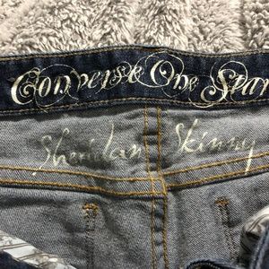 Women’s size 28 skinny jeans